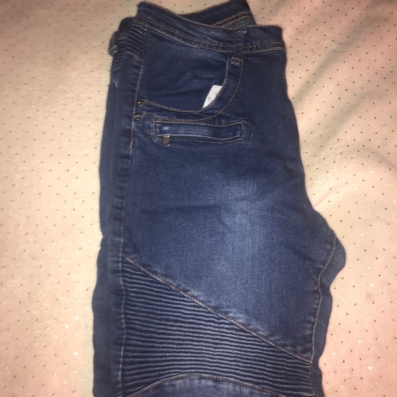 RedFox Jeans - Picture 2 of 3